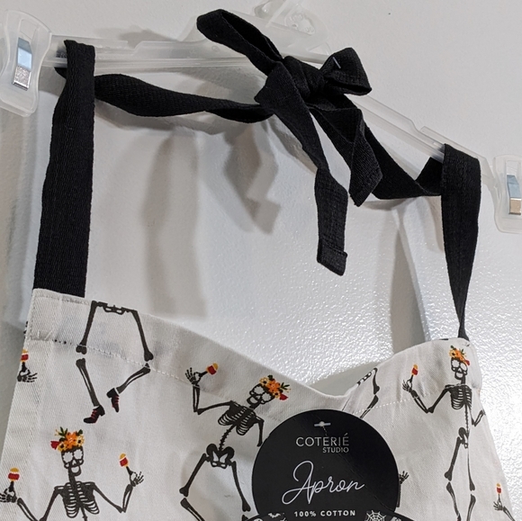 Coterie Studio Dancing Skeleton Halloween 100% Cotton Apron, New With Tag - Picture 5 of 6